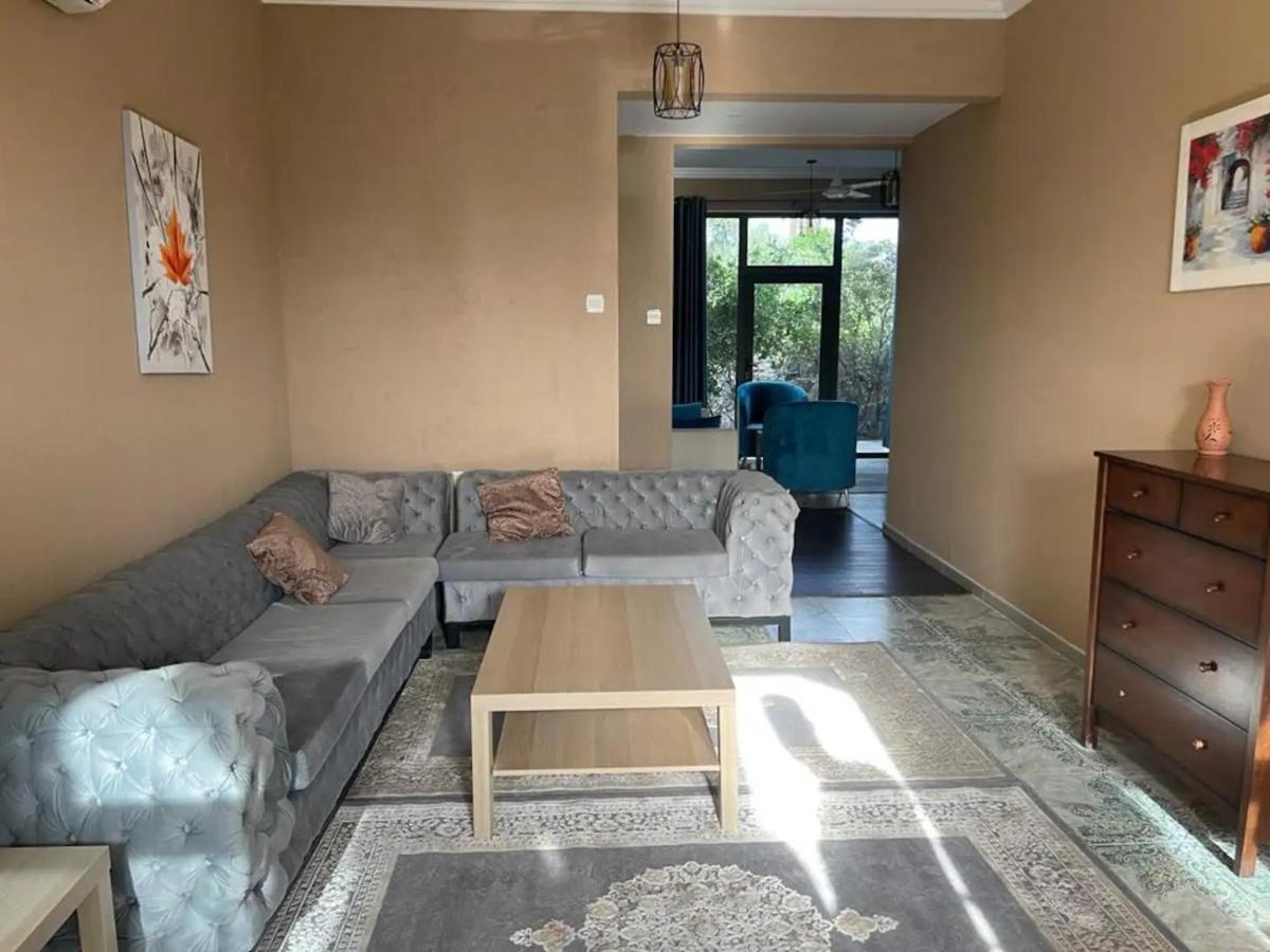 Rose Guesthouse Al 'Aqar Dış mekan fotoğraf