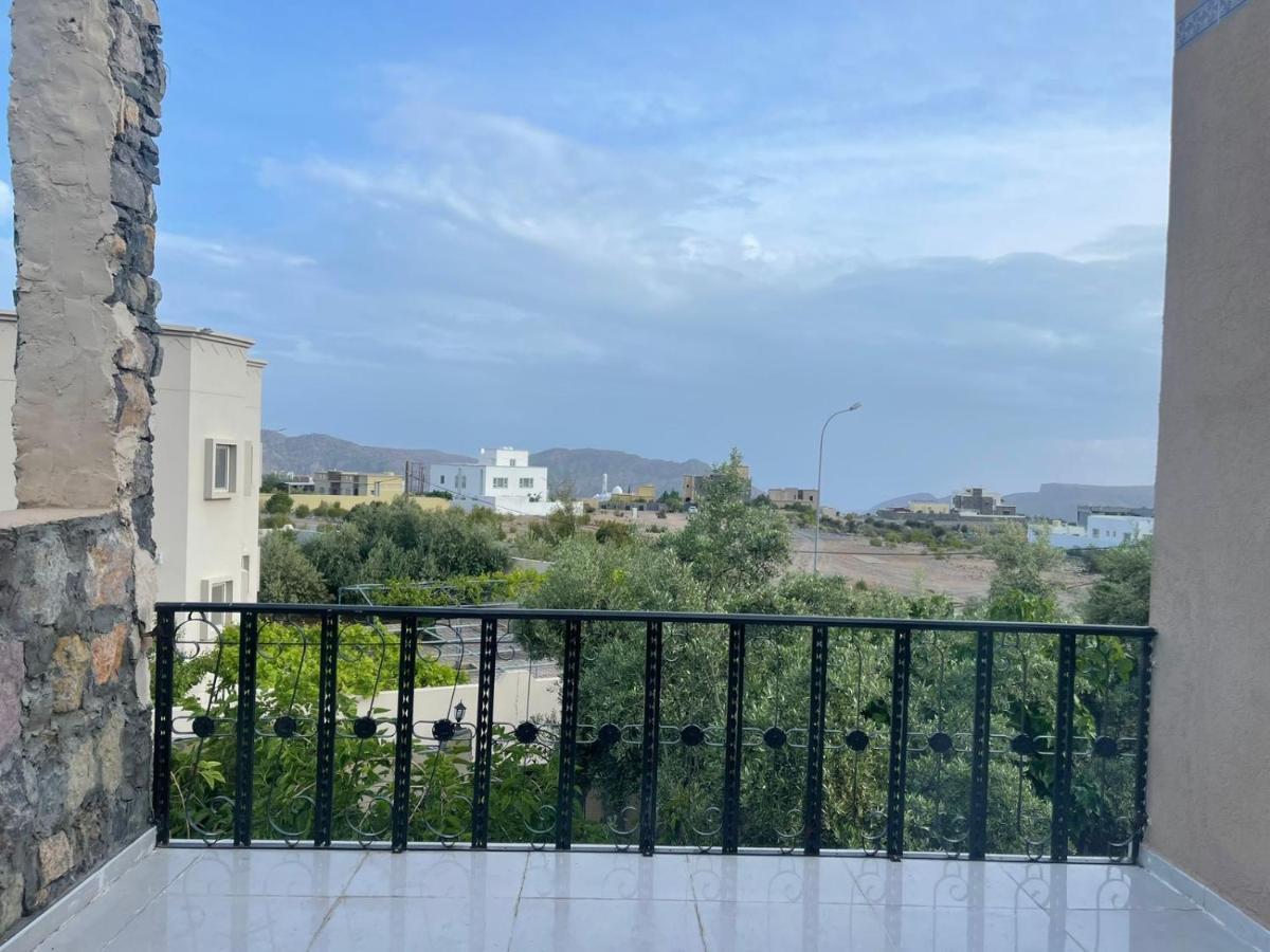 Rose Guesthouse Al 'Aqar Dış mekan fotoğraf