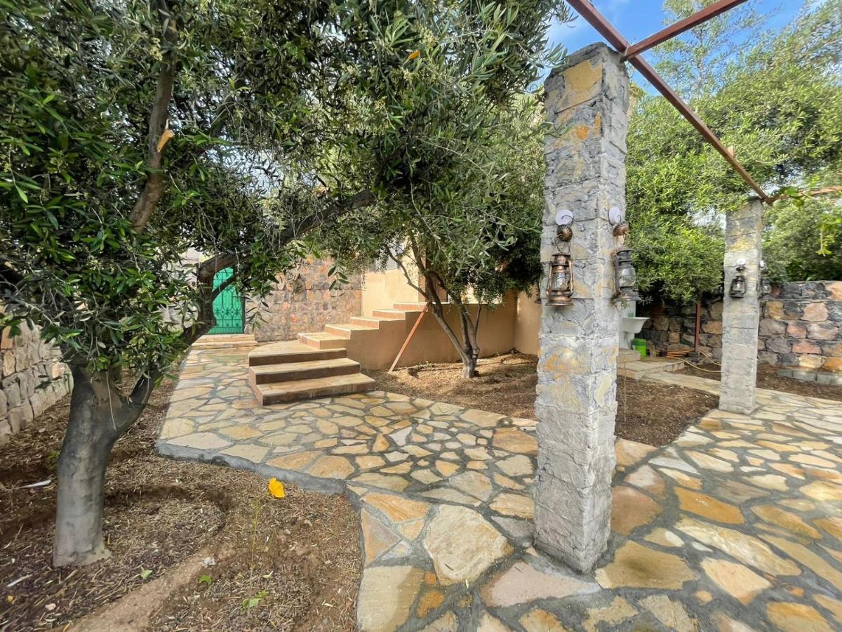 Rose Guesthouse Al 'Aqar Dış mekan fotoğraf